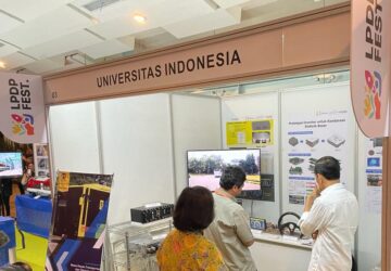 Presiden Joko Widodo Kunjungi Booth UI di LPDP Festival 2023